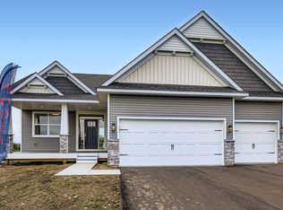 2931 Trinity Dr, Shakopee, MN 55379