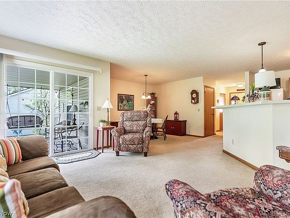 3rd image of 3474 Dauphin Dr NE