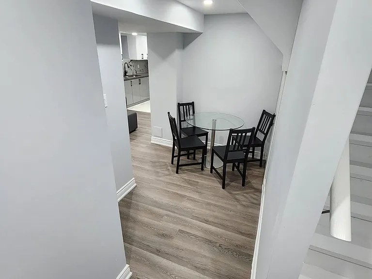 137 Sunforest Dr — Photo 9