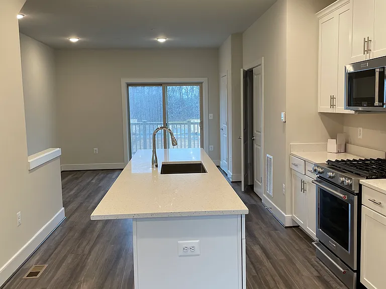 1217 Rockwell Ave #4 — Photo 7