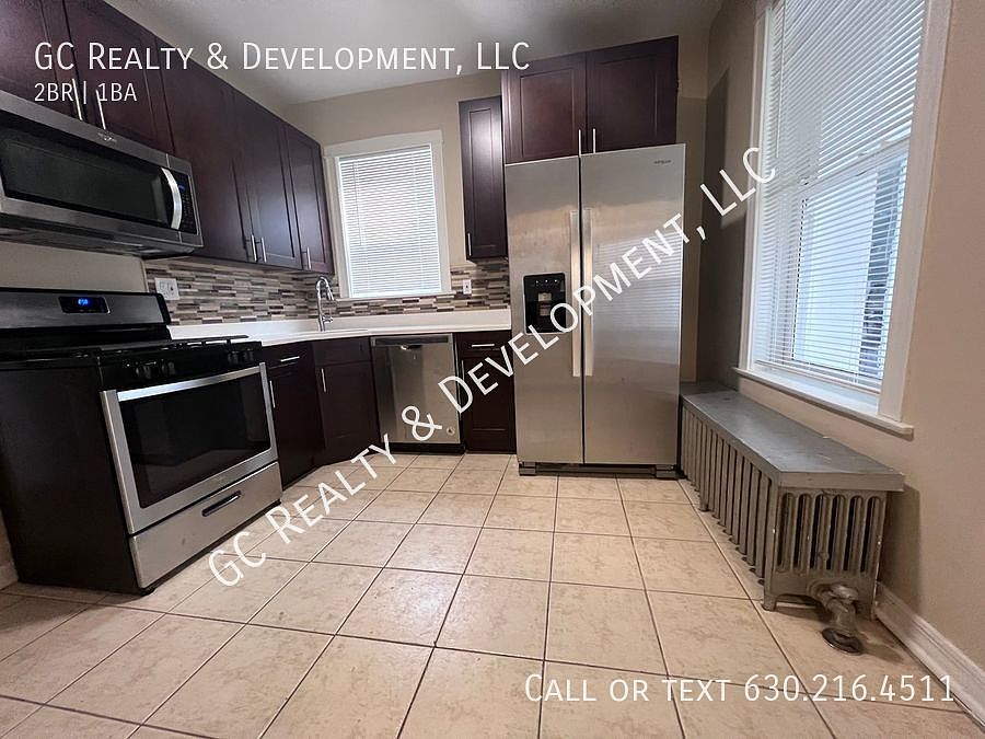 1st image of 2310 N Hamlin Ave #1