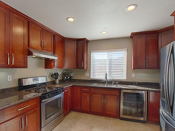 5th image of 239 Las Lomas Dr