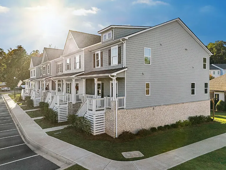 105 Crane Ln #1B — Photo 2