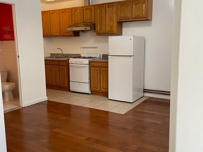 428 Lorimer St #1B — Photo 6