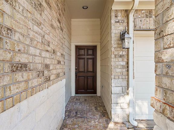 4th image of 2616 Chinaberry Park Ln