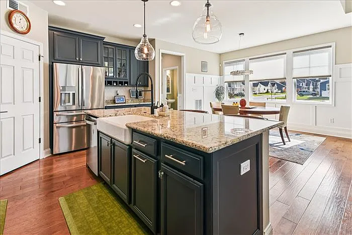 4 bed, 3.5 bath, 3111 sqft, $3,500 — Photo 3