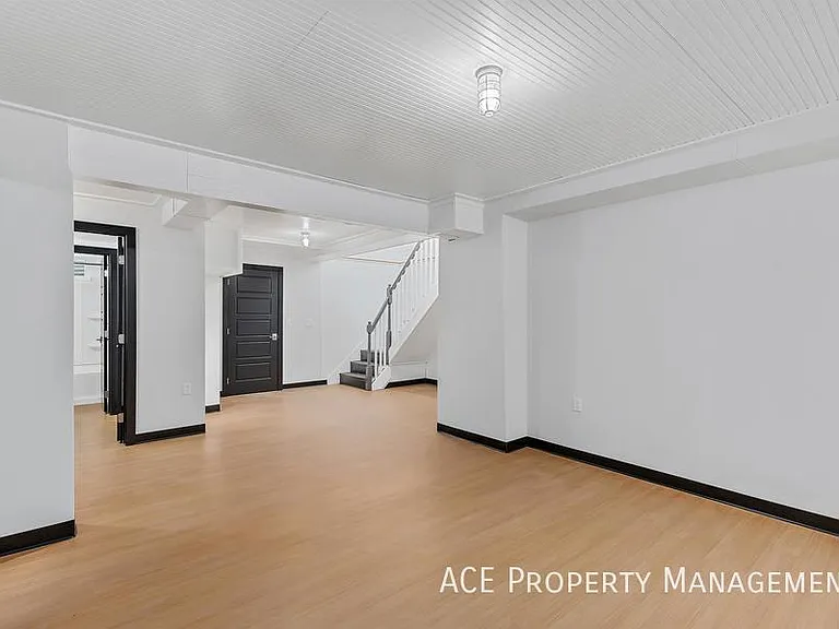 902 Dilger Ave — Photo 12