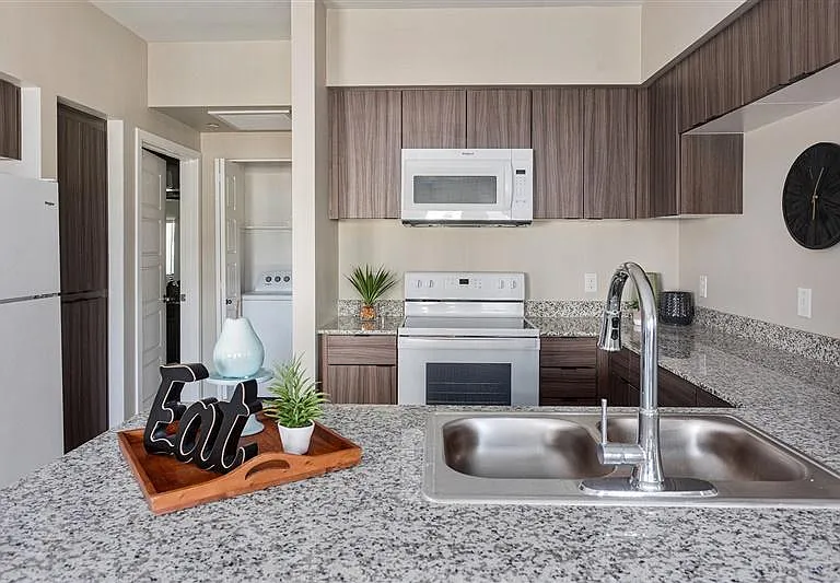 Avari Modern Apartments — Photo 6
