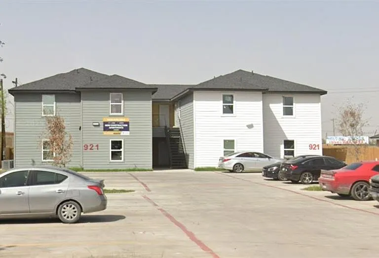 921 Jay Ave #3 — Photo 1