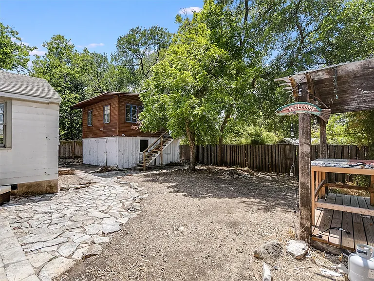 2304 Longview St — Photo 29