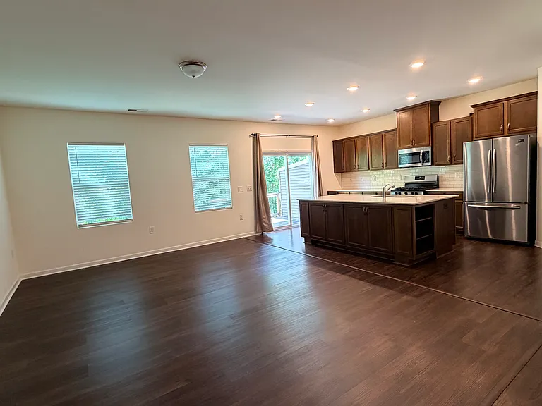 1113 Epiphany Rd — Photo 8