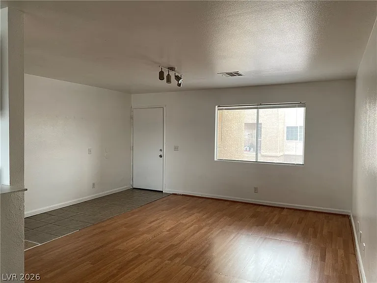 1662 N Lamont St #202 — Photo 3