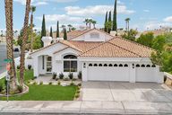 Bay Harbor Dr-L2108-001.jpg