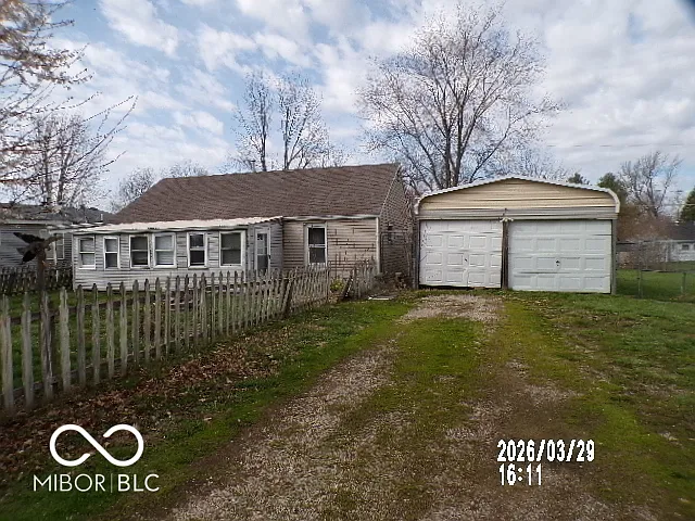 2330 E Cornell Ave photo 1