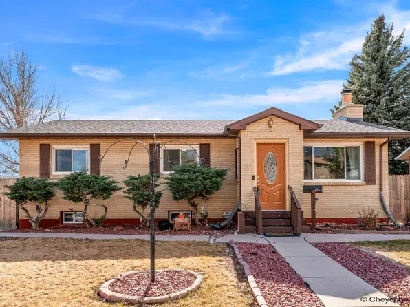 1015 Hoy Rd, Cheyenne, WY 82009