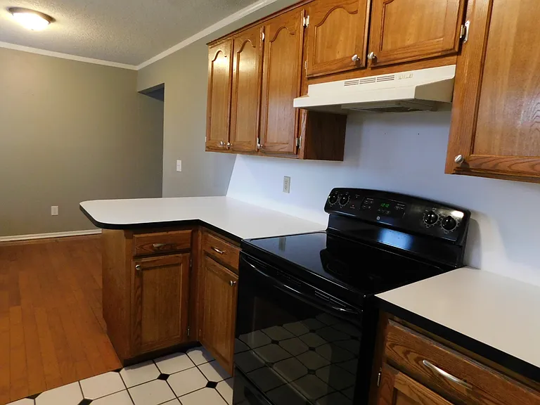 2123 Lakecrest Dr — Photo 8