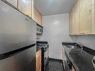 Rented by Manhattan Realty Group