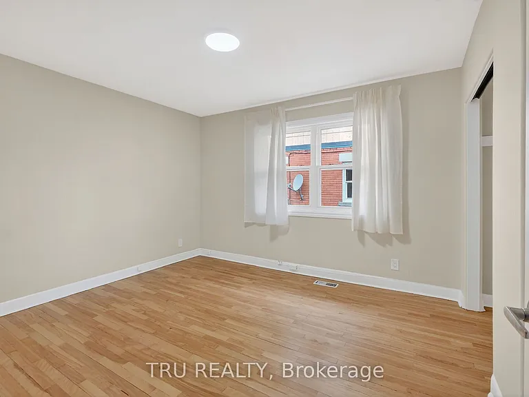 407 Peach Tree Ln #3 — Photo 16