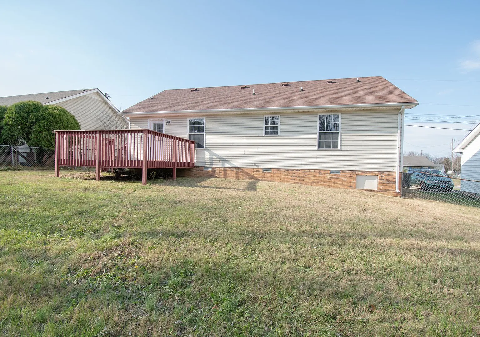 Fenced Yard! — Photo 3