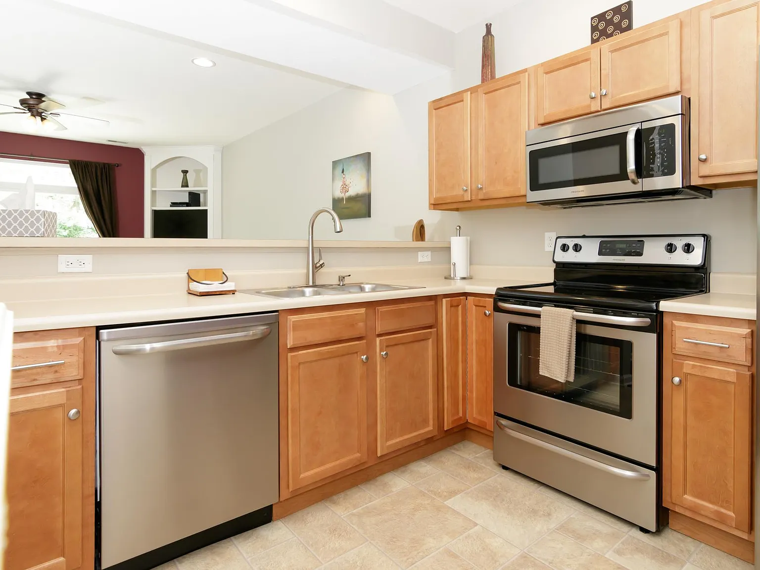2 bed, 2.5 bath, 1210 sqft, $1,850 — Photo 3