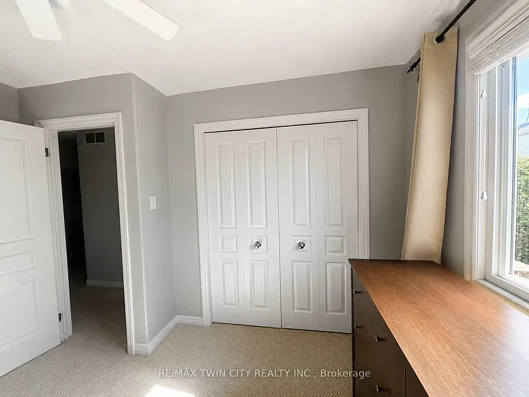 72 Newcastle Dr — Photo 22