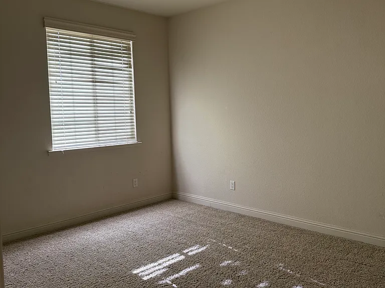 5898 N Shiraz Ave — Photo 15