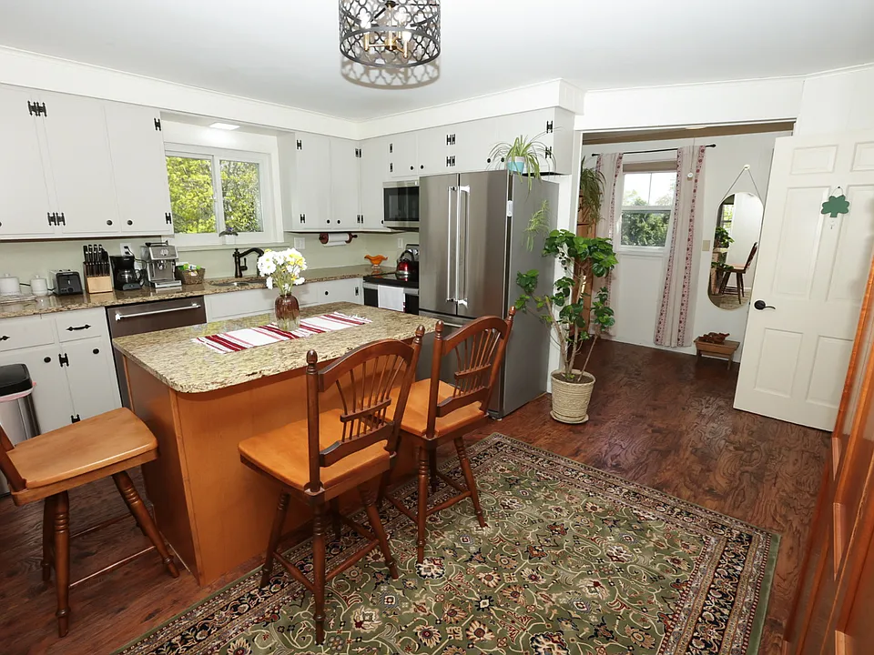 27 Commonwealth Ave #2