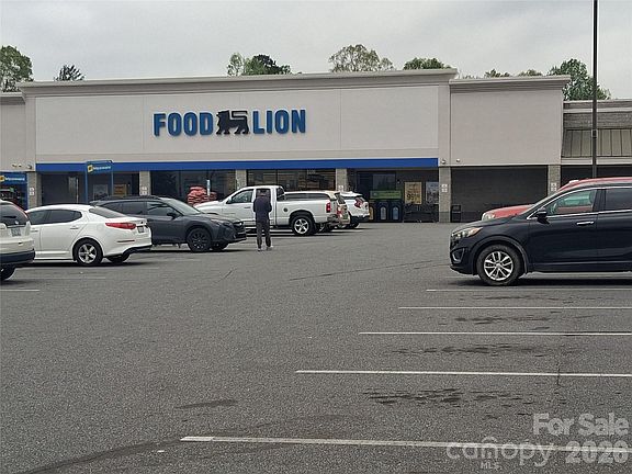 2nd image of 2312 Magnolia Pl #10