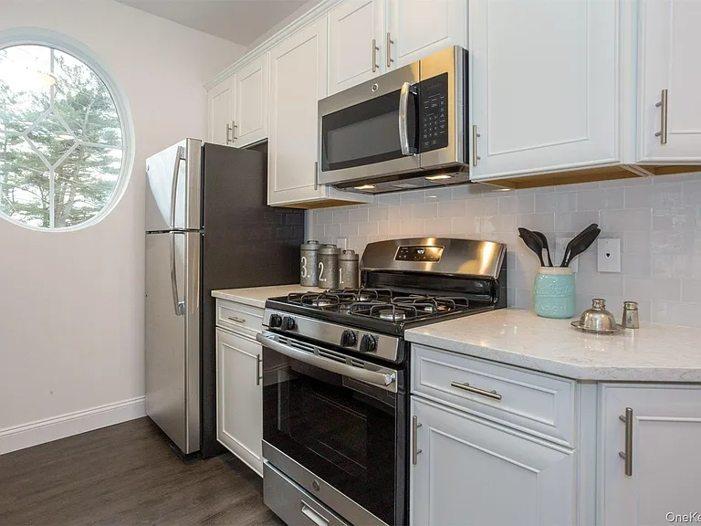 1046 New York Ave #6 — Photo 11