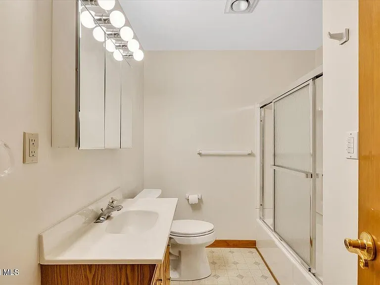 4 Albright Ave — Photo 12