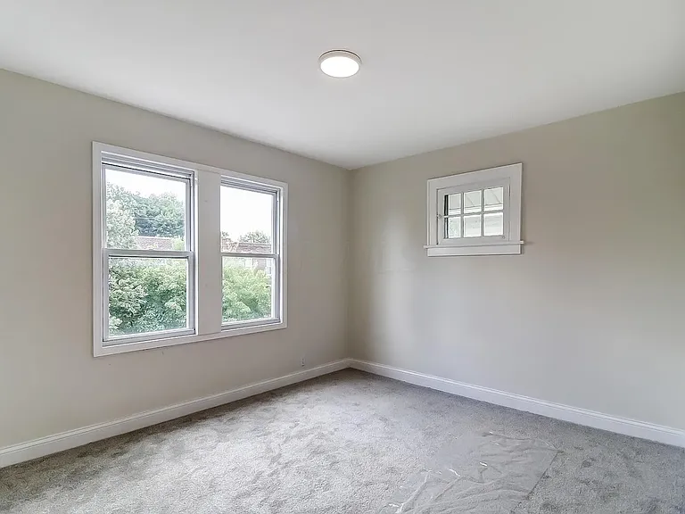 40 E Markison Ave — Photo 11