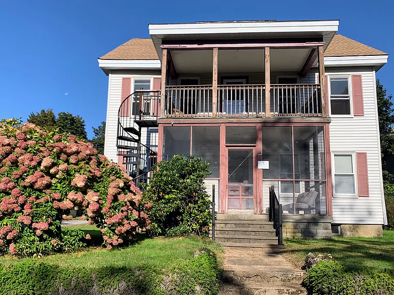 25 Glendale St #A — Photo 1