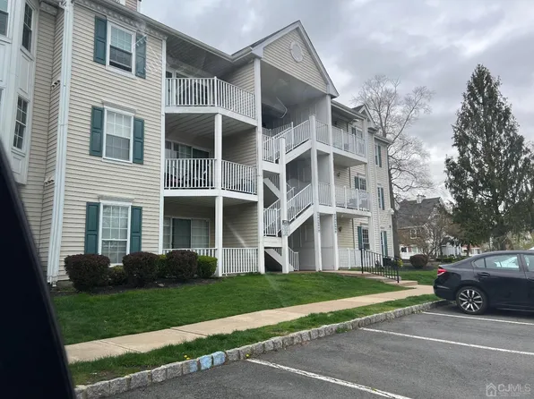 262 Kempsey Dr, North Brunswick, NJ 08902