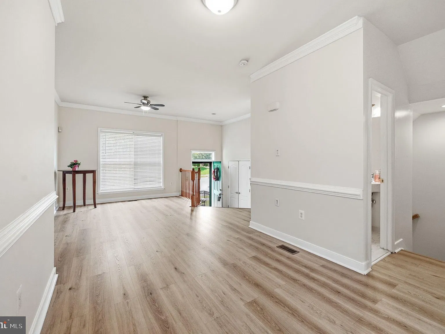 3 bed, 4.0 bath, 2138 sqft, $2,500 — Photo 2