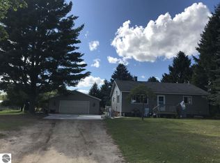 12743 20th Ave, Marion, MI 49665