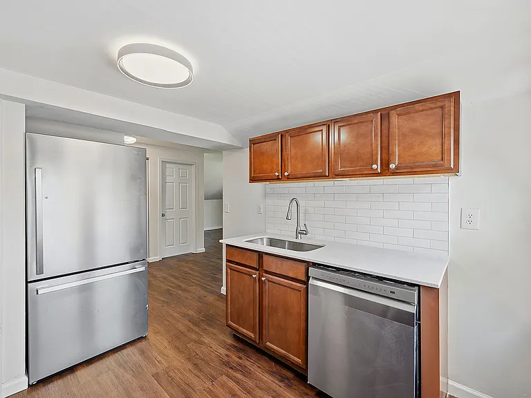 202 N East St #29 — Photo 6