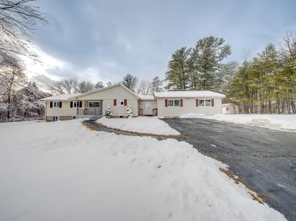 3 Woodbury Drive, Nashua, NH 03062