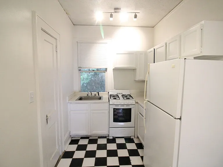 205 Ponce De Leon Ct — Photo 12