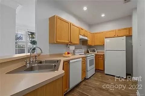 3rd image of 6427 Quarterbridge Ln