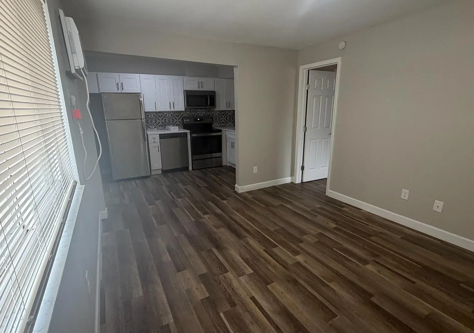 3320 Greenwood Blvd - 9 — Photo 3