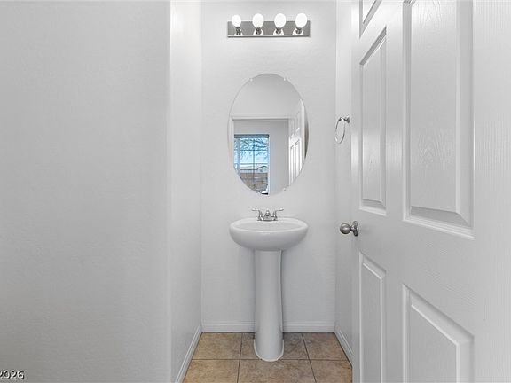3rd image of 10925 Jordyn Hill St