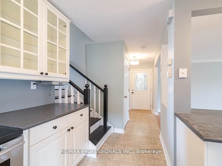 13 Baraniuk St #UPPER — Photo 4