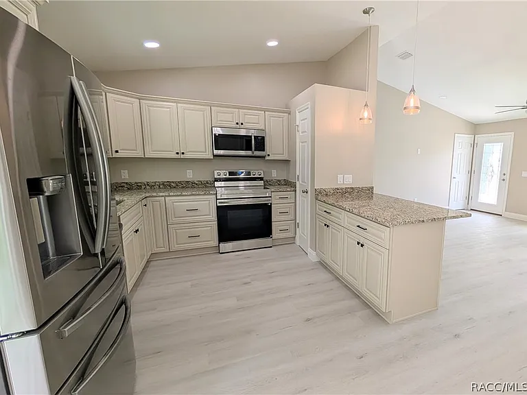 7708 N Paris Dr — Photo 8