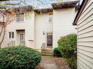 3570 Devils Glen Rd, Bettendorf, IA 52722