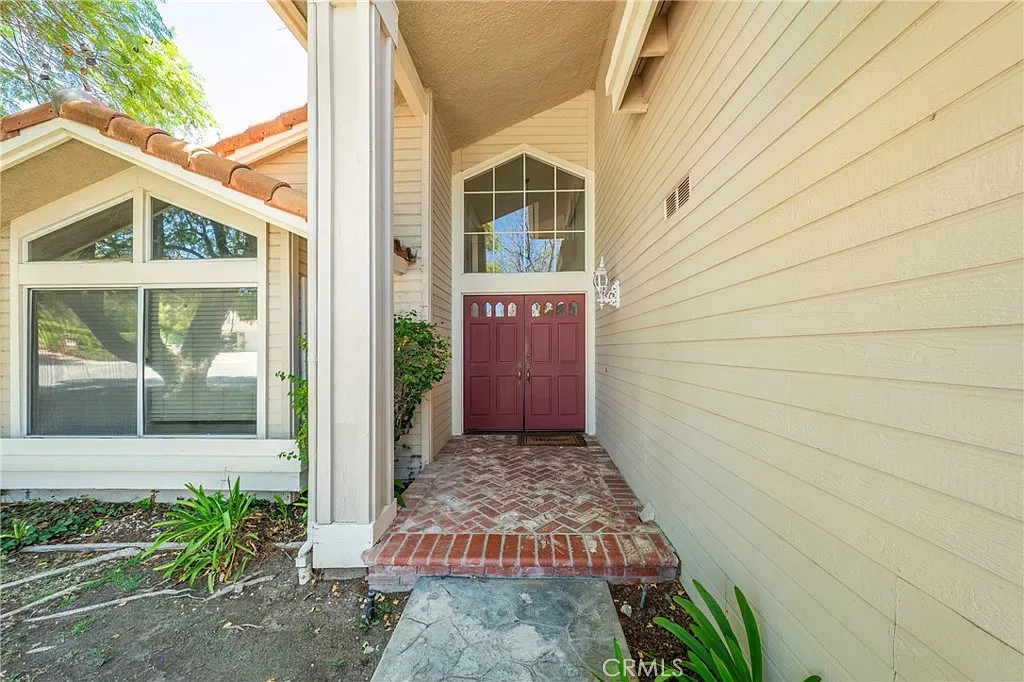 5 bed, 3406 sqft, $6,200 — Photo 2
