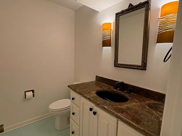 2620 N Taylor St — Photo 11