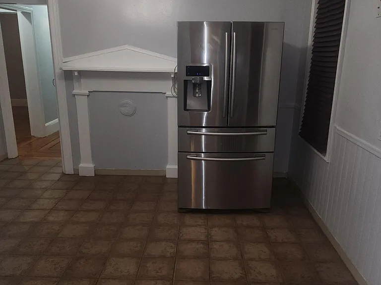 836 Atwells Ave — Photo 10