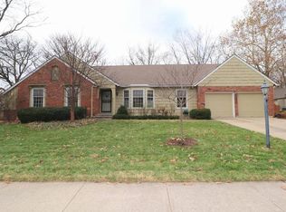 10132 Glenwood St, Overland Park, KS 66212