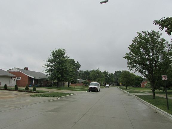 4th image of 27233 E Crestmont St
