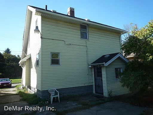 2nd image of 23 Livingston St
